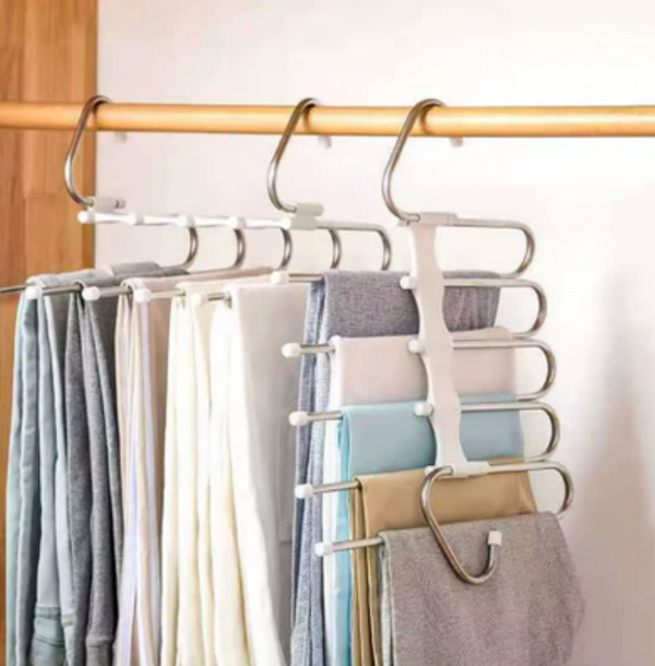 SmartHanger Garagem Prime – mais espaço, menos bagunça.
Organização moderna com design inteligente.